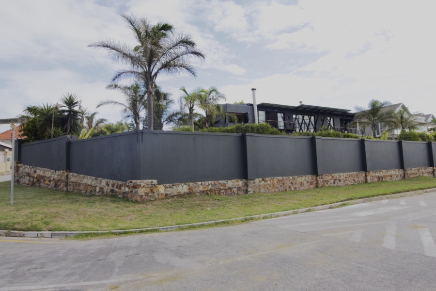 5 Bedroom Property for Sale in Humerail Eastern Cape